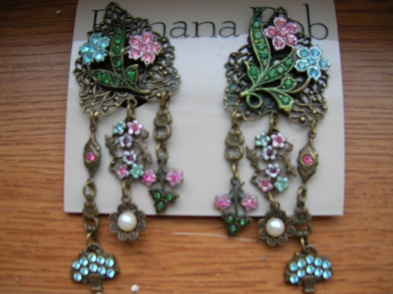 Banana Bob clip flower earrings - image 1