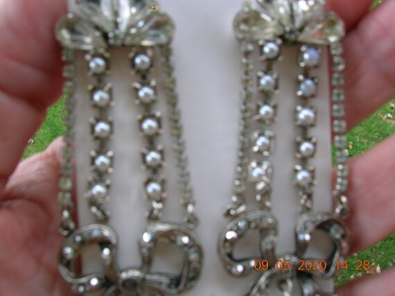 Kirks Folly Fabulous chandelier earrings with pea… - image 3