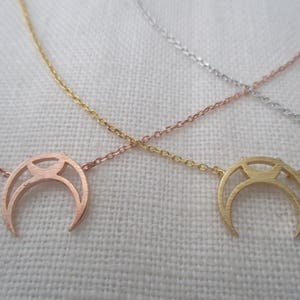 Tiny Gold, Silver or Rose Gold Crescent moon necklace.... dainty and delicate, birthday, wedding, bridesmaid gift zdjęcie 3