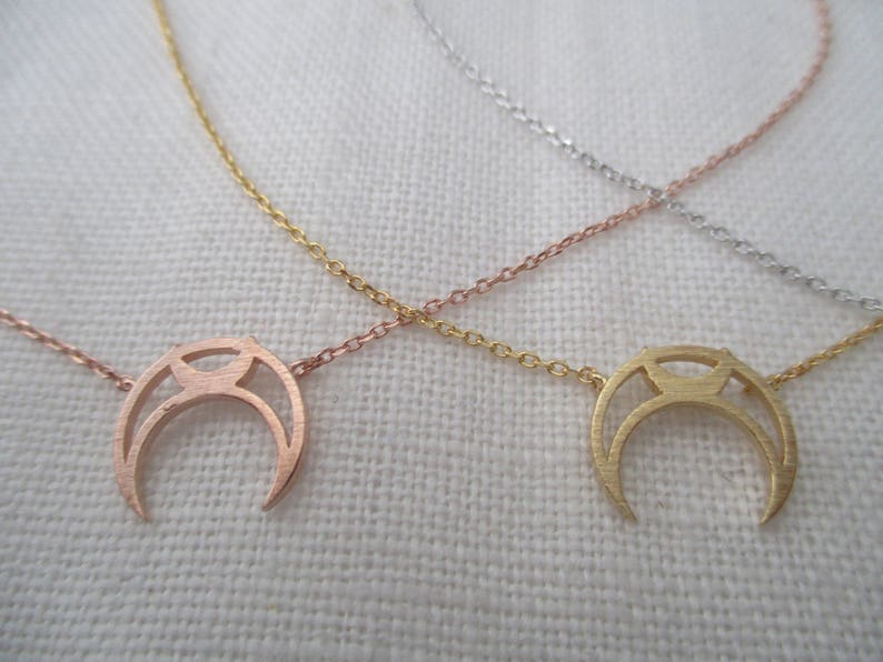 Tiny Gold, Silver or Rose Gold Crescent moon necklace.... dainty and delicate, birthday, wedding, bridesmaid gift zdjęcie 3