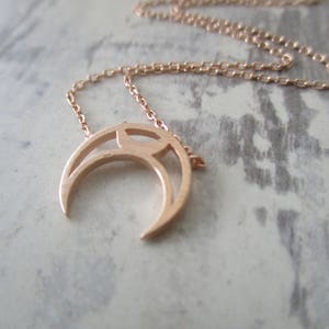 Tiny Gold, Silver or Rose Gold Crescent moon necklace.... dainty and delicate, birthday, wedding, bridesmaid gift zdjęcie 6