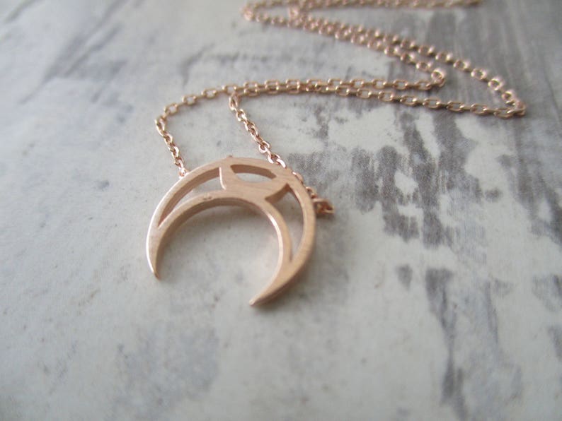 Tiny Gold, Silver or Rose Gold Crescent moon necklace.... dainty and delicate, birthday, wedding, bridesmaid gift zdjęcie 6