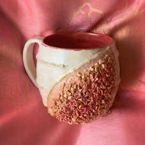 Handgetöpferte Keramik Geode Becher.