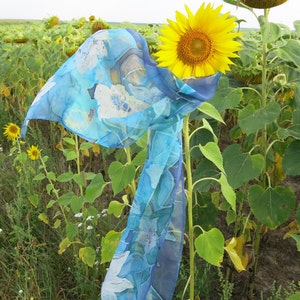 Zijden sjaal Narcissus. Blauwe zijden sjaal. Handgemaakte sjaal, Hand geschilderd zijde. Floral zijden sjaal. Zijde hals sjaals. Origineel kerstcadeau