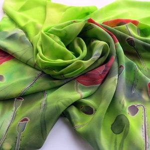Mohne Seide Schal. Hand bemalt Seidenschal. Roter Mohn auf grünen Seidenblumen Schals. Batik Schal. Floral Schal Seide Schal. Muttertagsgeschenk