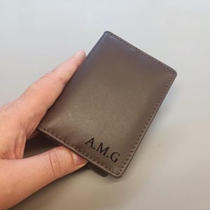 Kreditkartenhalter Personalisierte Männer, Reisebrieftasche Anpassbare Leder Kreditkarten, Schlanke Karte Brieftasche mit RFID, Vatertagsgeschenk
