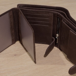 Regalo de cumpleaños para él, billetera para hombre, regalo personalizado para él, billetera triple de cuero marrón, billetera personalizada para hombre grabada