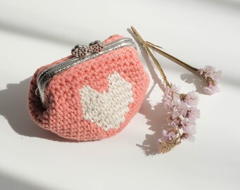 Coral Retro Coin Purse,  kiss lock coin purse, Crochet Coral Coin Purse, heart coin purse