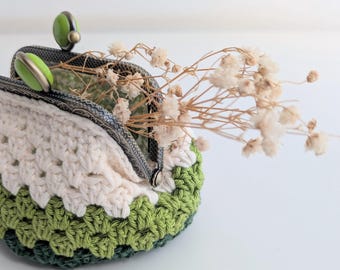 Green Handmade Crochet Granny Square Coin Purse, Retro Kiss Lock Clasp Coin Purse