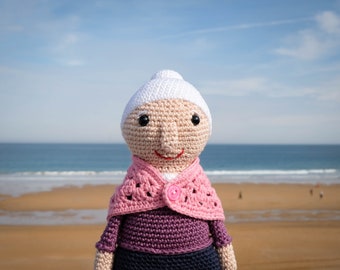 Handmade Crochet Grandma Doll, Cotton Yarn, Removable Shawl