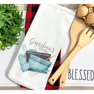 Personalized Grandma's Kitchen Tea Towel, Custom Family Names, Perfect Gift for Grandma, Gift For Mom, Customized Dish Towels