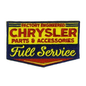 Puede incluir: Parche bordado con el texto "FACTORY ENGINEERED CHRYSLER PARTS & ACCESSORIES FULL SERVICE". El parche tiene un fondo amarillo con detalles en rojo y azul.