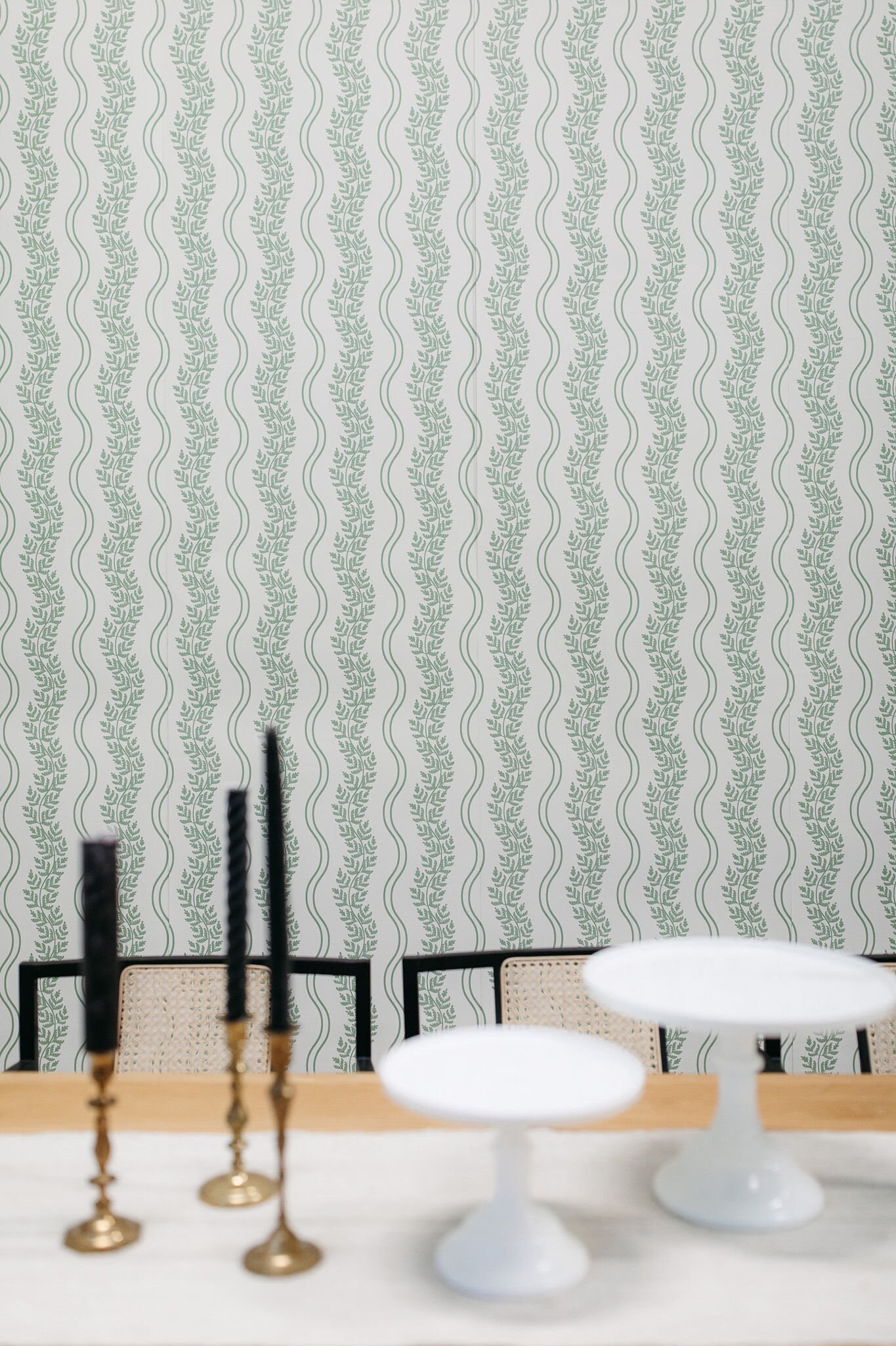 Organic Garden Waves - Beautiful Floral Wallpaper | Vintage Pattern Wallpaper
