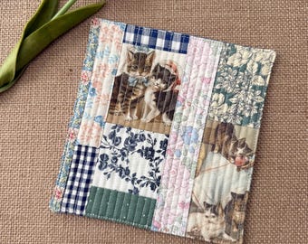 Posavasos acolchado con diseño de gatitos / Mini collage de colchas