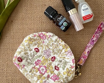 Hand quilted mini pouch / Liberty tana lawn