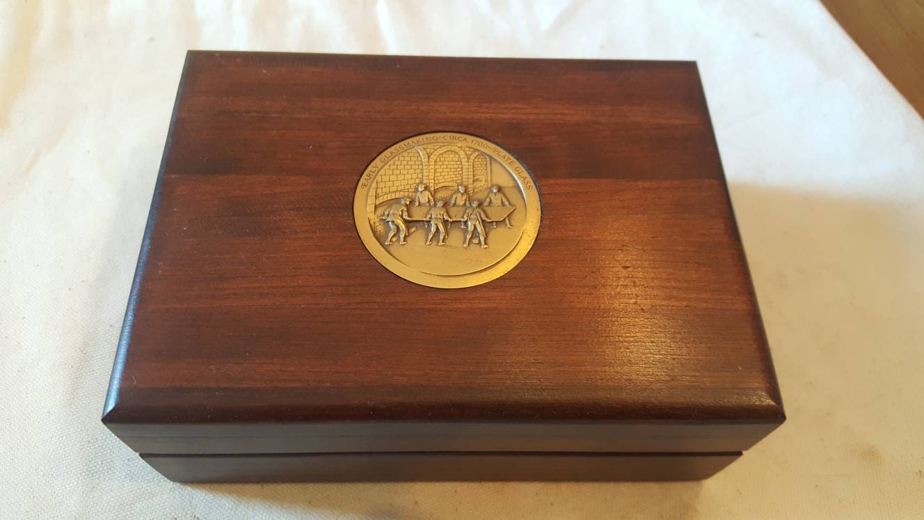 Men's Jewelry Box / Blue Felt Liner / Vintage / Ring Box / Etsy