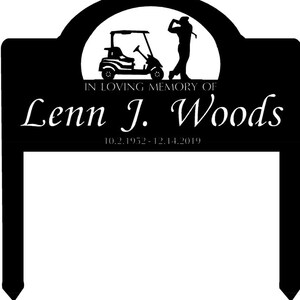 In MEMORY bord met golfkar en golfer