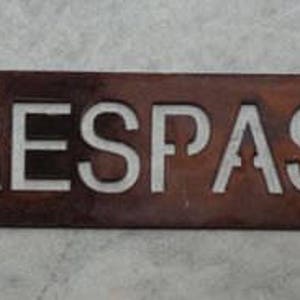 Insegna di divieto di ingresso in metallo verniciato a polvere