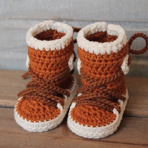 CROCHET PATTERN - "Bekley Snowbbot" - fur snow boots for baby boys and girls, cute booties, Snowboot Crochet Pattern, winter slippers