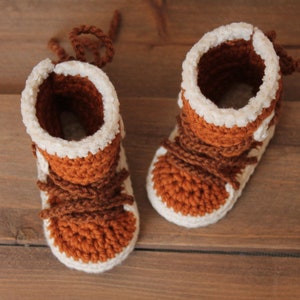 CROCHET PATTERN cute fur snow boots for baby boys and girls booties Bekley Snowboot Crochet Pattern image 1