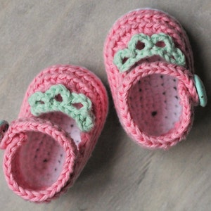 CROCHET PATTERN - &quot;Sierra Maryjanes&quot; - cute baby girls summer sandals  PDF pattern, instant download.    English Language Only