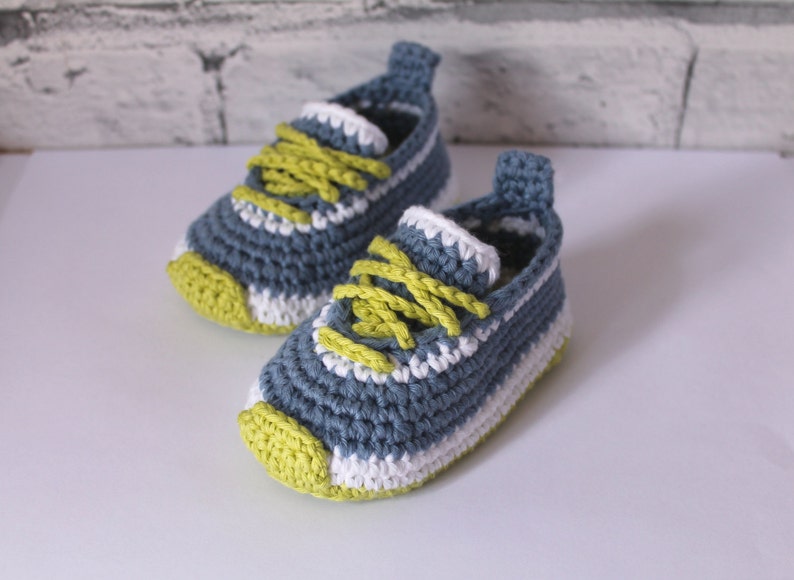 CROCHET PATTERN Cute baby Sneaker Crochet booties Federation Runners cool modern funky, Blue running shoes boys, English language only image 4