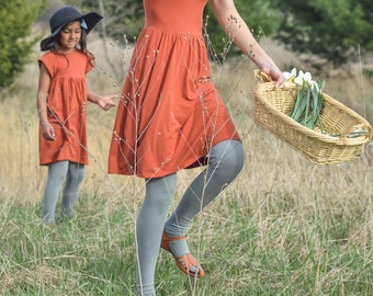 Medias con patas de algodón orgánico para mujer, leggings con patas de yoga sólido orgánico minimalista a juego, más colores, ropa sostenible hecha en EE. UU.