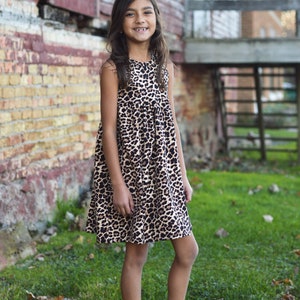 Vestido con estampado de leopardo de algodón para niñas, cintura fruncida boho con mangas onduladas, cumpleaños de safari libre salvaje de verano, regalo para amantes de los animales guepardo para niña imagen 10