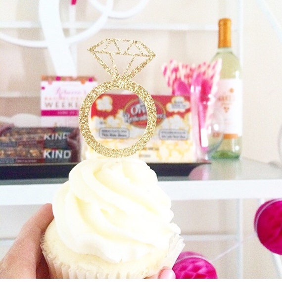 Items similar to Diamond Ring Cupcake toppers in GOLD, GOLD GLITTER and ...