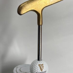 Grifo de cerveza Guinness, putter vintage, palo de golf y pelota imagen 6