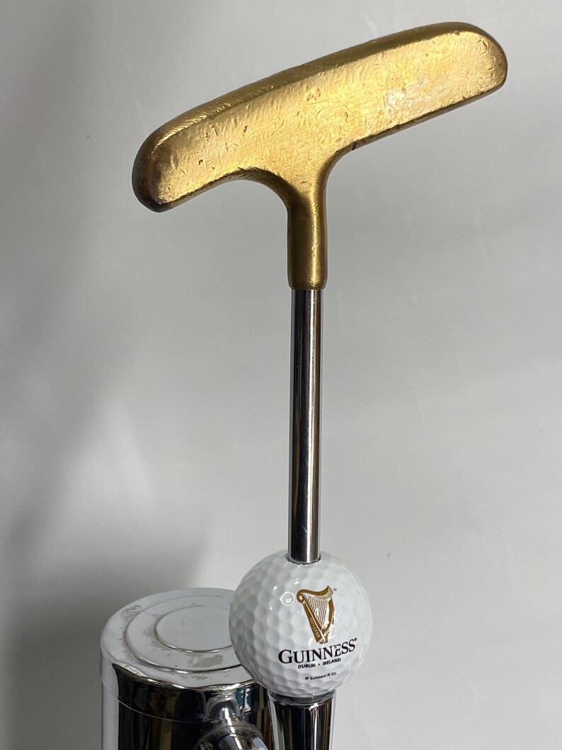 Grifo de cerveza Guinness, putter vintage, palo de golf y pelota imagen 6