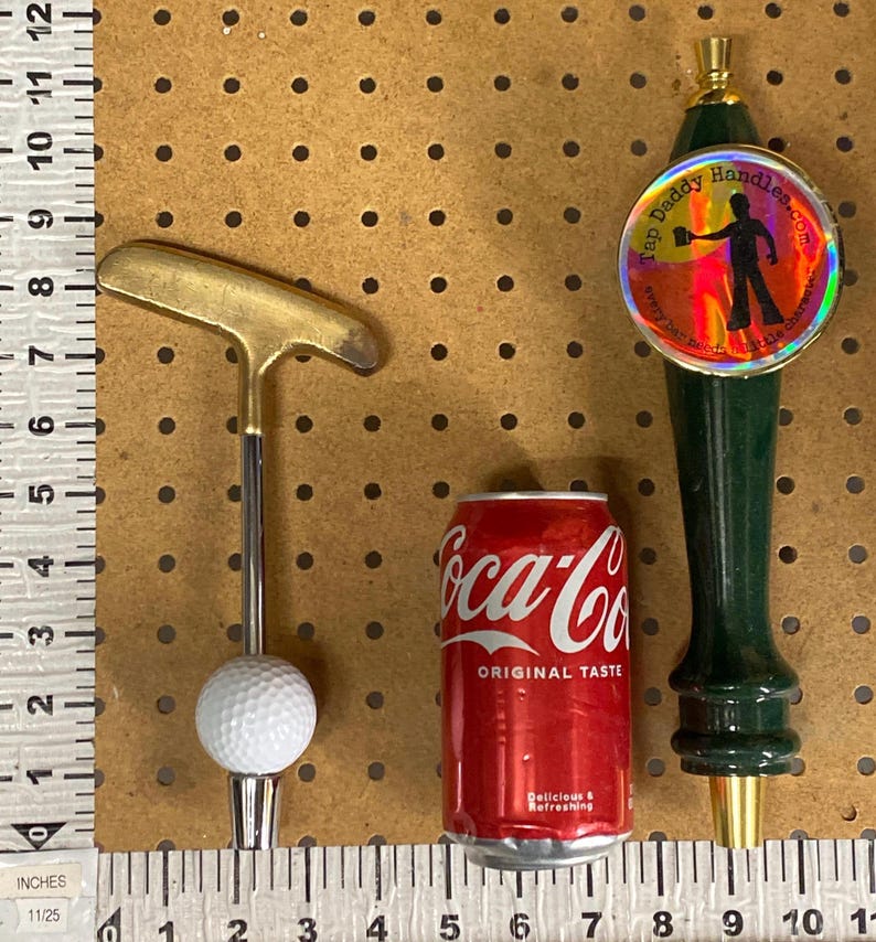 Grifo de cerveza Guinness, putter vintage, palo de golf y pelota imagen 3