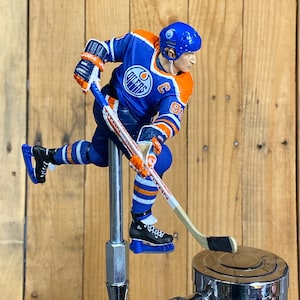 Edmonton Oilers Hockey Beer Keg Tap Handle NHL Wayne Gretzky Blue Jersey