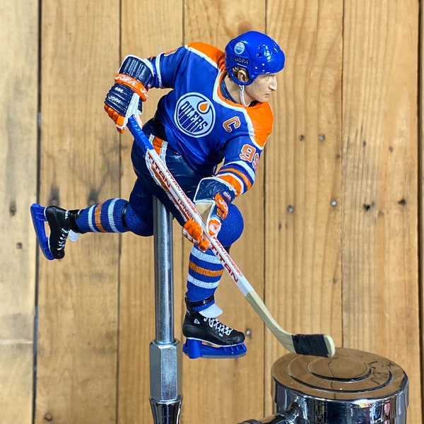 Edmonton Oilers Hockey Beer Keg Tap Handle NHL Wayne Gretzky Blue Jersey