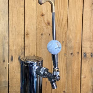 Grifo de cerveza Guinness, putter vintage, palo de golf y pelota imagen 2
