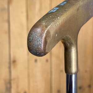 Grifo de cerveza Guinness, putter vintage, palo de golf y pelota imagen 5