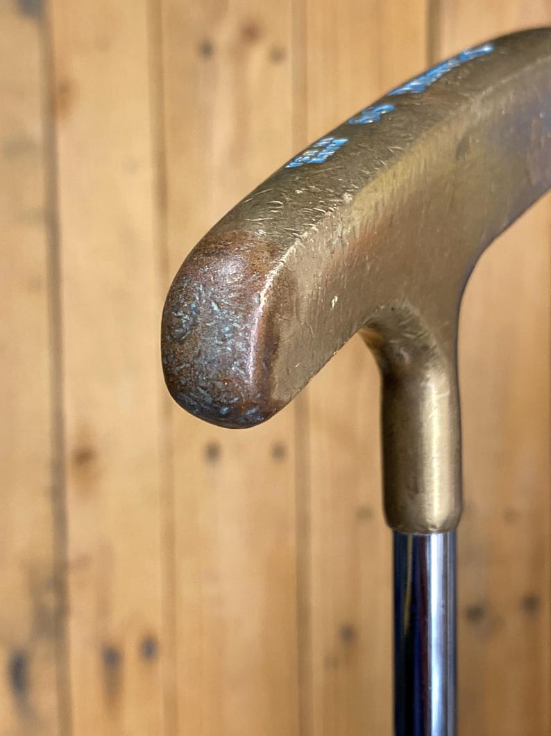 Grifo de cerveza Guinness, putter vintage, palo de golf y pelota imagen 5