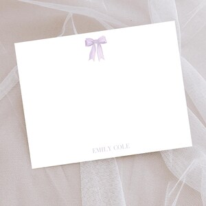 Ensemble de papeterie noeud lavande, papeterie petite fille, cadeau baby shower, cadeau nouveau-né, cadeau bébé personnalisé, cartes de remerciement bébé, noeud papillon, lavande