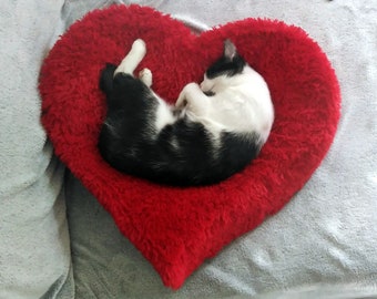 Pet bed HEART 3D with removable cover, very soft & comfortable Minky plush durable cat bed or small dog bed