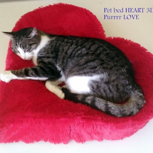 Pet bed HEART 3D with removable cover, very soft & comfortable Minky plush durable cat bed or small dog bed image 4