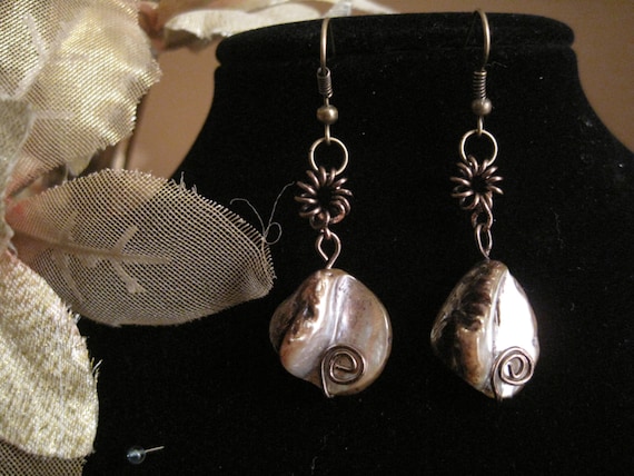 Oyster Shell wire wrapped earrings----wire wrapped jewelry handmade---Gift for her--Birthday gift---Valentine's Day Gift