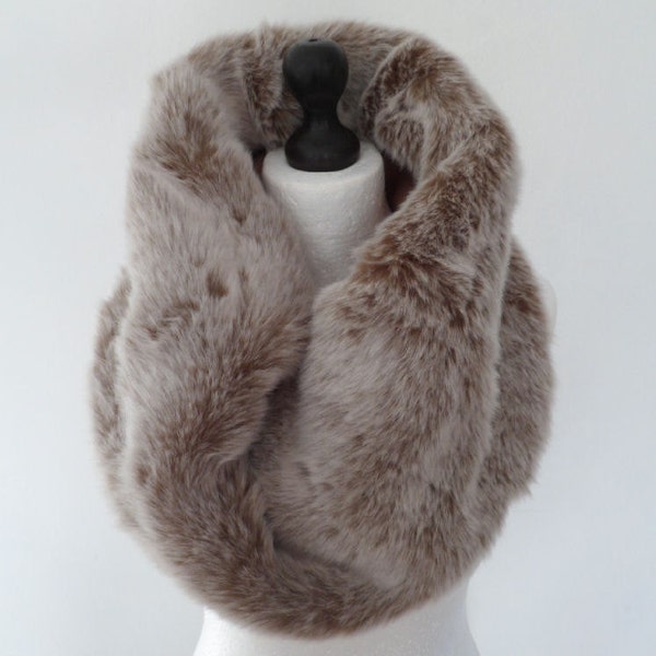 luxury light brown/caramel/white faux fur snood/cowl/scarf/collar/neck warmer/infinity loop