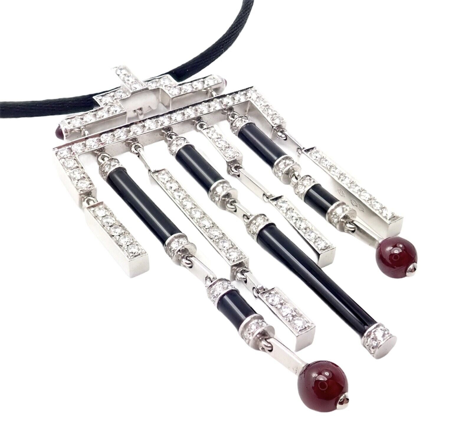 Cartier le baiser store du dragon necklace
