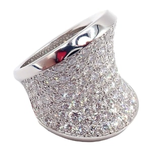 Authentique ! Grande bague en papier Cartier Calice en or blanc 18 carats et diamants