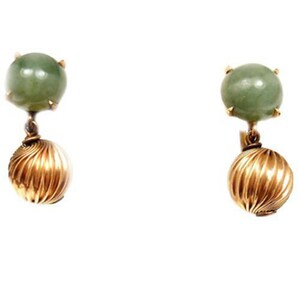 Vintage Estate 14k Yellow Gold Green Jade Screw Back Earrings