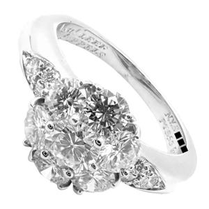 Authentic! Van Cleef & Arpels Platinum Diamond Fleurette Flower Ring