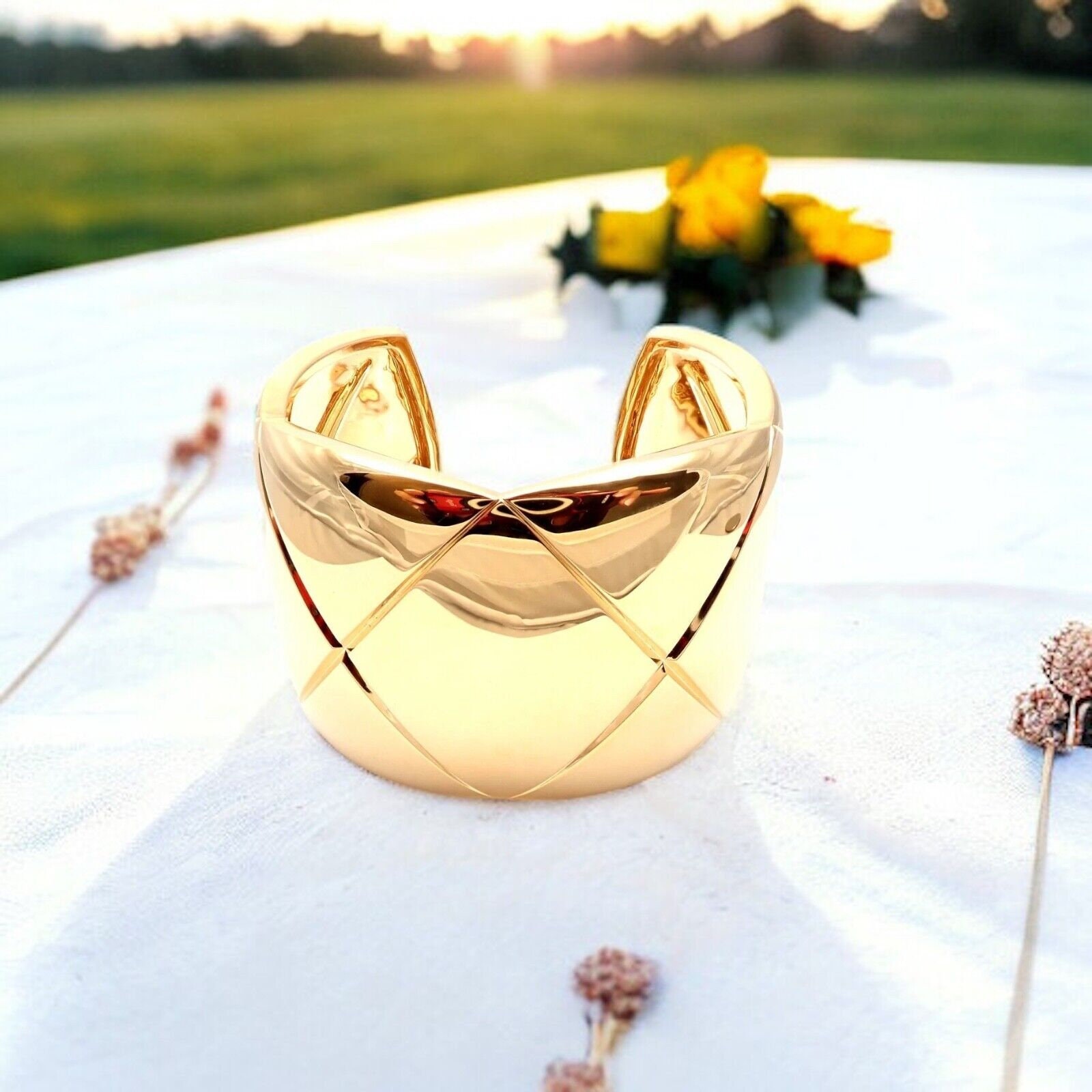 Authentic! Chanel Coco Crush 18k Yellow Gold 2