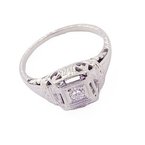 Vintage Estate 18k White Gold 0.14ct Diamond Art Deco Filigree Ring sz 5.75