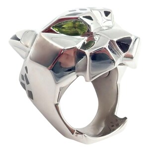 Grande bague Cartier Panther Panthere en or blanc 18 carats, péridot, laque et onyx Cert