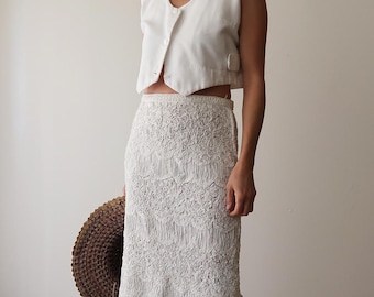 Vintage 1960s White Rosette Pencil Skirt // Small 60's Textured Skirt // Bridal Party